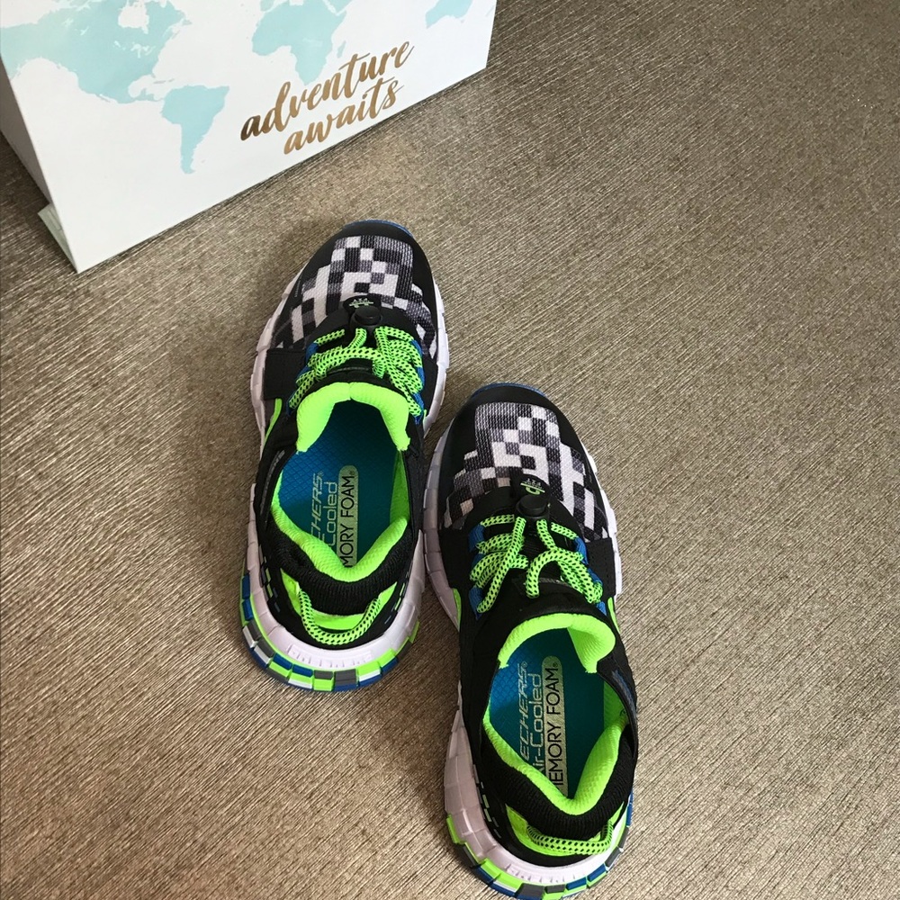 Minecraft Boy Shoes Size 13.5 - Like New!!